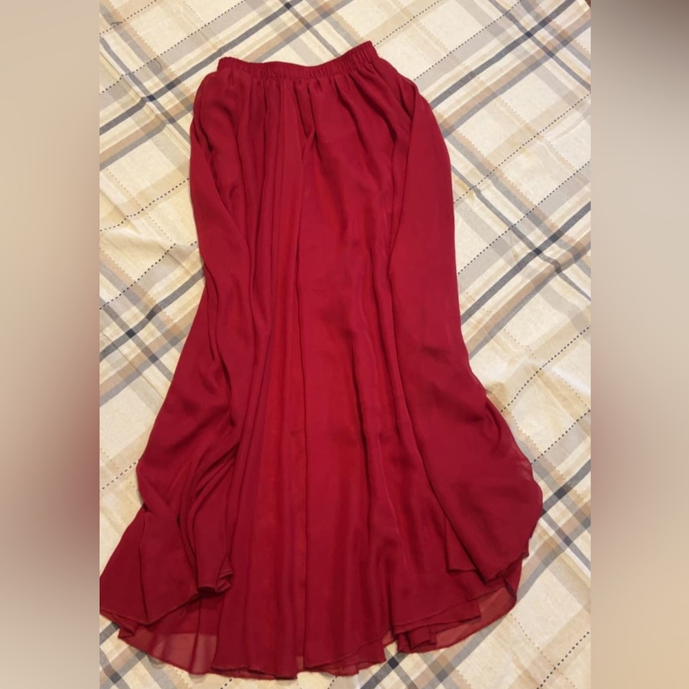 Size small maxi chiffon skirt